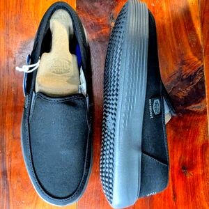 Hey Dudes men's size 8 New with tags